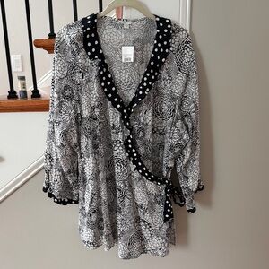 Cato's Black & White Women's Floral Wrap Blouse Size 22/24 NWT